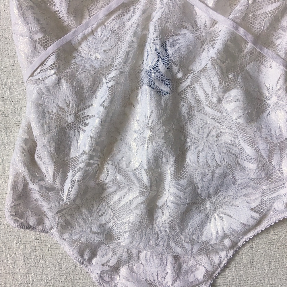 Victoria Secret’s Very Sexy Palm Lace Bodysuit Teddy Silver Ivory Unlined Small - Picture 4 of 12